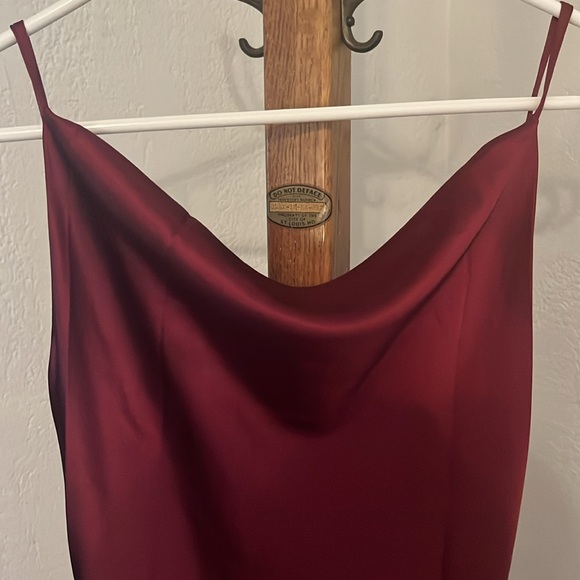 Petal & Pup wine midi dress 🍷 - Picture 2 of 5